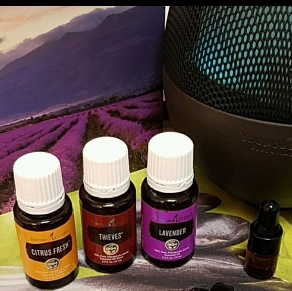 Lava rock feather diffuser necklace, New - Picture 5 of 5